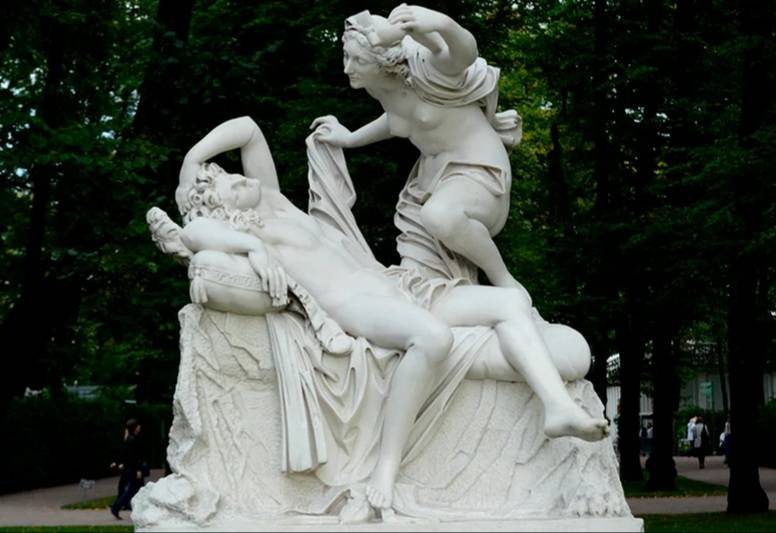 Скульптурная группа Амур и Психея: Лебяжий канал, каменная терраса, Центральный район, Санкт-Петербург