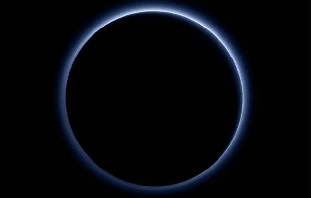 10 потрясающих особенностей Плутона