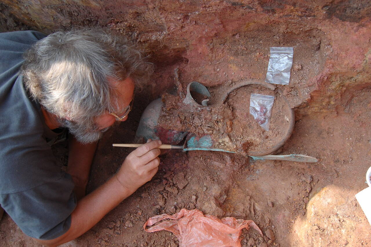 археолог