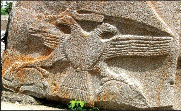 древнее изображение двуглавого орла