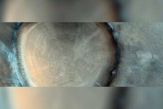 На Марсе обнаружен гигантский ударный кратер в виде пня