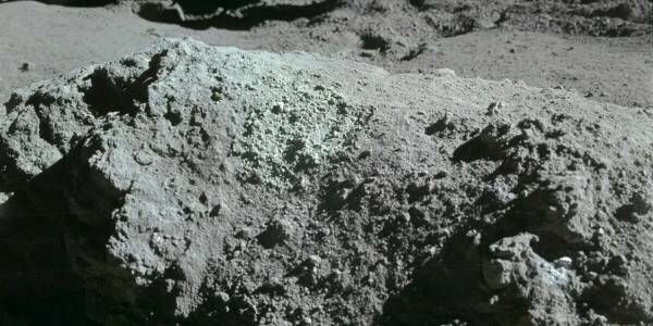 Специалисты Сеченовского университета установили, что грунт Луны опасен для человека