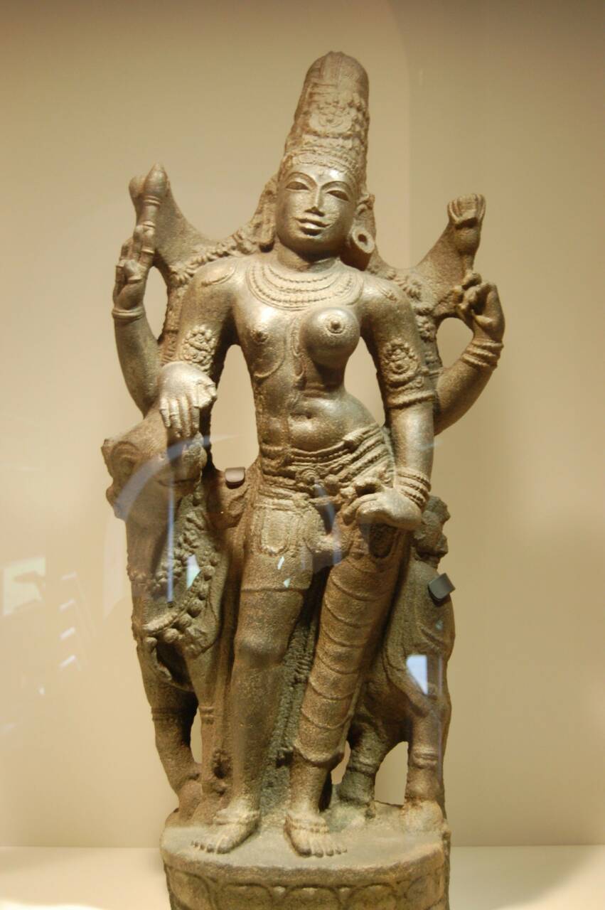 Ардханаришвара. Индуистское андрогинное божество.