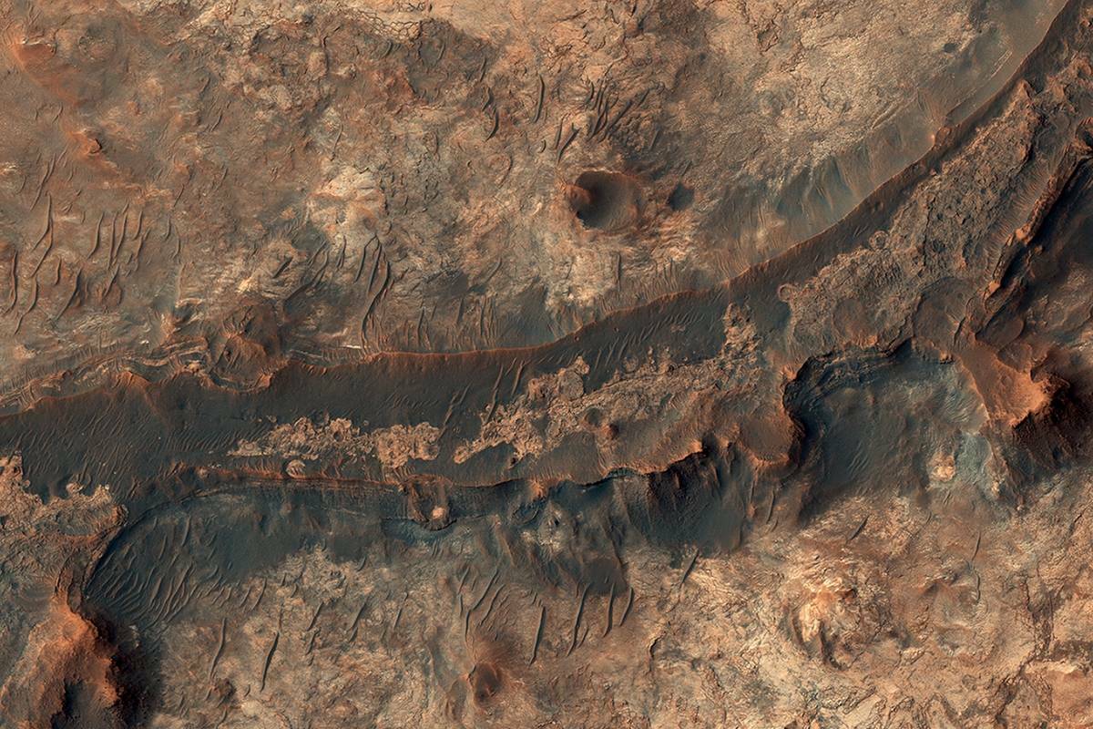 Новое исследование даёт необычные ответы о высыхании Марса