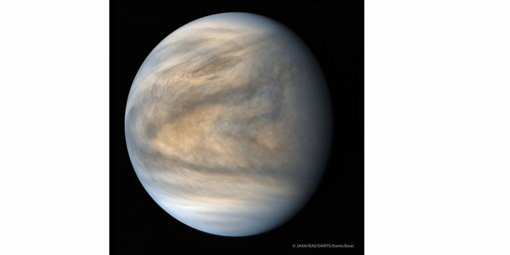 Кто из землян быстрее найдет жизнь в облаках Венеры?