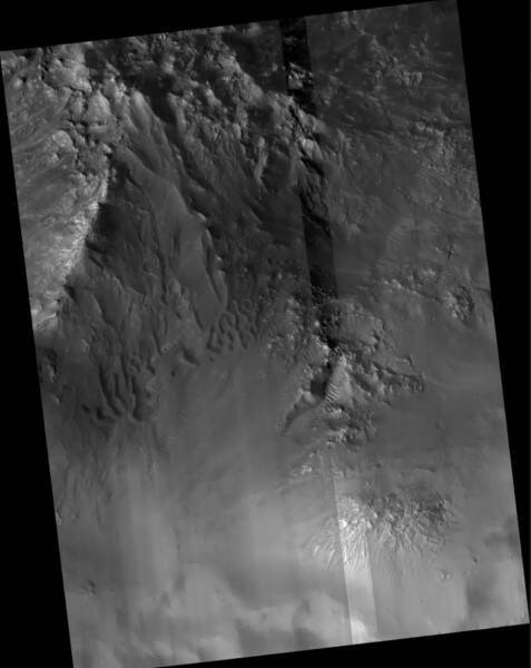 Спутник HiRise сделал фотографии необычных марсианских дюн