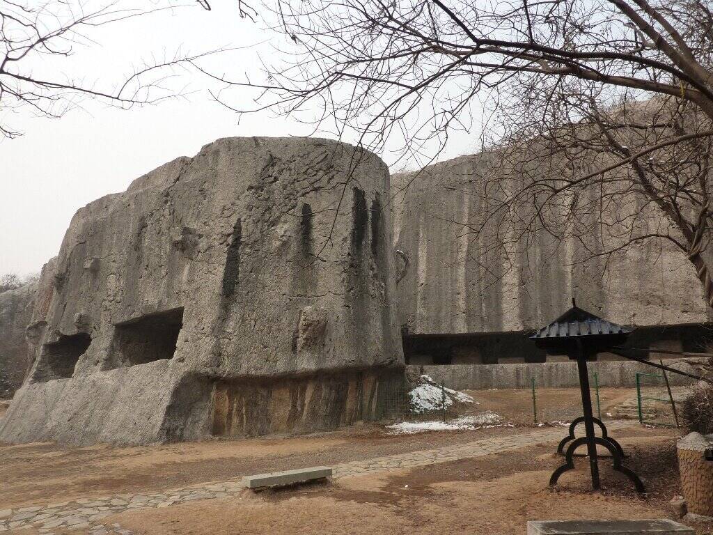 Яньшаньск карьер мегалит древн