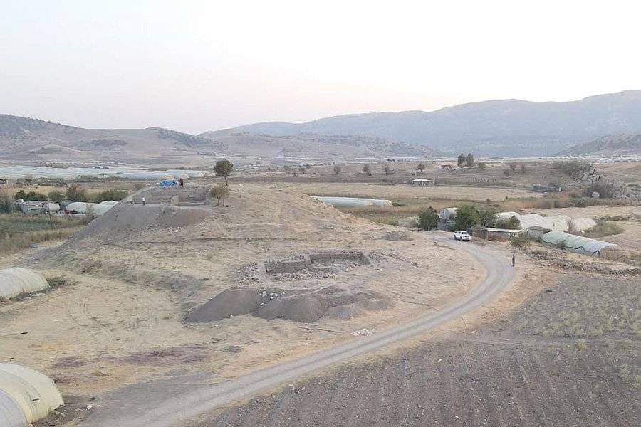 монументал